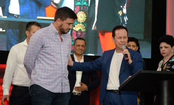 Imagen de la nota: Galli reconoció a pastores de la iglesia Avivamiento