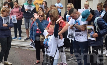 Desgarradoras imágenes de la familia de Lucas Imagen de la nota: Desgarradoras imágenes de la familia de Lucas