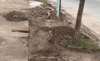 Imagen de la nota: Reclamo por el estado de las veredas tras obra de cloacas