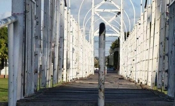 Cruzaban un puente colgante y les robaron Imagen de la nota: Cruzaban un puente colgante y les robaron
