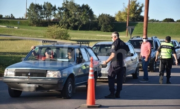 Casi 250 detenidos en todo el país por violar el aislamiento obligatorio Imagen de la nota: Casi 250 detenidos en todo el país por violar el aislamiento obligatorio