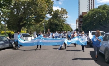 Hipotecados UVA pidieron una audiencia con Kicillof Imagen de la nota: Hipotecados UVA pidieron una audiencia con Kicillof