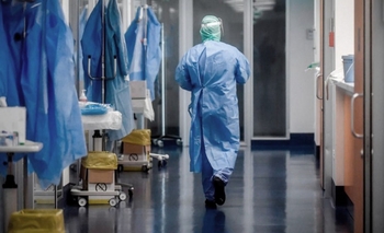 Imagen de la nota: Covid: fallecieron dos médicos que no habían sido vacunados