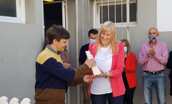 El “Dina Pontoni” en el deporte fue para la presidente de la AOV Imagen de la nota: El “Dina Pontoni” en el deporte fue para la presidente de la AOV