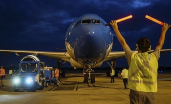 Imagen de la nota: Llega el avión de Aerolíneas con un nuevo cargamento de vacunas
