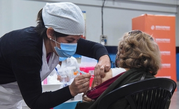 Personal educativo: más de 420 mil vacunados en el país Imagen de la nota: Personal educativo: más de 420 mil vacunados en el país