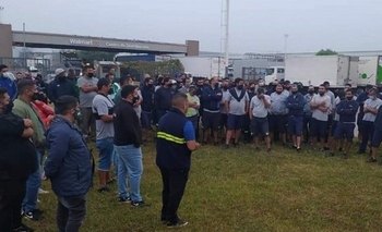 Imagen de la nota: Hubo conciliación en el conflicto entre camioneros y Walmart