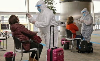 Imagen de la nota: Siguen los testeos de control en Aeroparque y Ezeiza