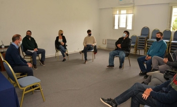 Se reunieron por la concesión del transporte interurbano Imagen de la nota: Se reunieron por la concesión del transporte interurbano