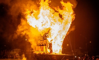 Imagen de la nota: El Corso tuvo su gran noche de cierre: mirá las mejores fotos