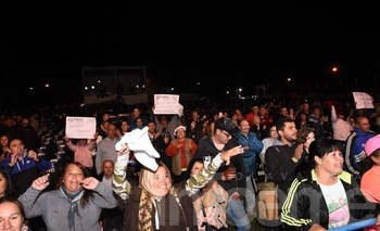 Imagen de la nota: Por la lluvia, se alteró el cronograma del Festival