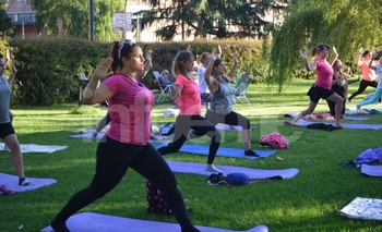 Imagen de la nota: Este miércoles se hará una nueva clase de yoga en el Parque 