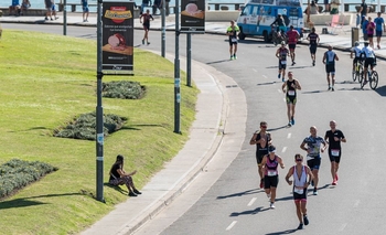 Imagen de la nota: Olavarrienses compitieron en un triatlón en Mar del Plata