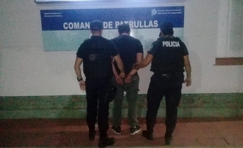 Le pegó una piña a un policía y terminó aprehendido Imagen de la nota: Le pegó una piña a un policía y terminó aprehendido