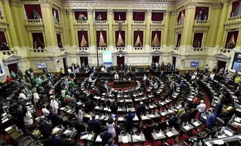 El Gobierno aplaza en tratamiento de la Ley Bases y podría postergar el Pacto de Mayo Imagen de la nota: El Gobierno aplaza en tratamiento de la Ley Bases y podría postergar el Pacto de Mayo