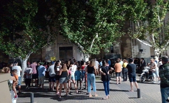 Imagen de la nota: Bolívar: vecinos copan el centro cívico por la falta de luz