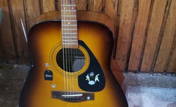 La policía recuperó una guitarra robada Imagen de la nota: La policía recuperó una guitarra robada