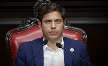 Imagen de la nota: Kicillof dijo que Milei tiene “ceguera selectiva” sobre el impacto del ajuste y le reclamó que “reflexione”