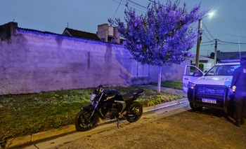 Imagen de la nota: Le robaron la moto y la policía la encontró abandonada en el Barrio Hipólito Yrigoyen