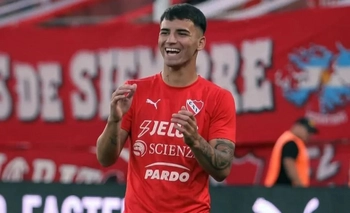 Salle sumó sus primeros minutos en la Sudamericana Imagen de la nota: Salle sumó sus primeros minutos en la Sudamericana