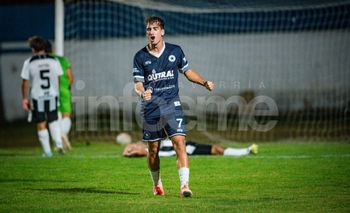 Imagen de la nota: Unión Regional Deportiva: Racing goleó en su debut