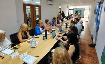 Imagen de la nota: La Provincia ofertó un 9% en tres cuotas y los docentes están a un paso del acuerdo