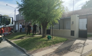 Imagen de la nota: Hizo fuego y las llamas alcanzaron el techo de un vecino