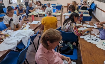 Imagen de la nota: Bordaron pañuelos por la Semana de la Memoria