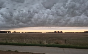 Imagen de la nota: Este martes también amaneció con alerta naranja