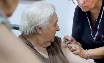 Imagen de la nota: Se agotó el stock de vacunas para mayores de 65 años