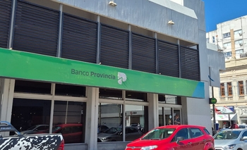 Imagen de la nota: Los bancos vuelven a atender de 10 a 15