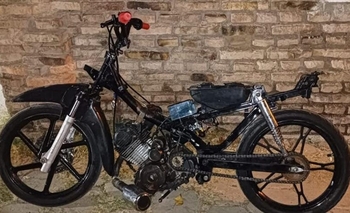 Imagen de la nota: Circulaba en una moto modificada y sin papeles