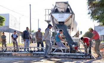 Imagen de la nota: Avanza la obra de pavimentación de 70 cuadras del Barrio Cnel Dorrego