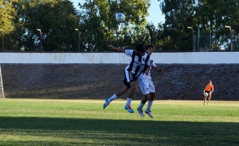 Imagen de la nota: Repaso en imágenes del choque entre Estudiantes y El Fortín