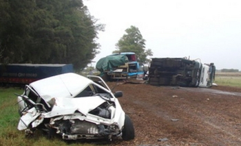 Imagen de la nota: Choque múltiple involucra a un micro que partió de Olavarría