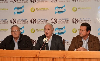 Imagen de la nota: Con críticas al Gobierno Nacional, se lanzó la edición 2015 de La Nación Ganadera