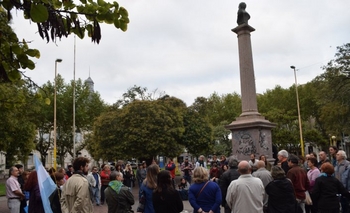 Imagen de la nota: Se reunieron en la Plaza para apoyar a Cristina