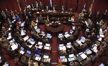 Imagen de la nota: El Senado dio media sanción a la ley antidespidos