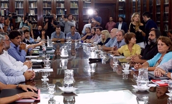 Gremios docentes piden urgente convocatoria a paritarias  Imagen de la nota: Gremios docentes piden urgente convocatoria a paritarias