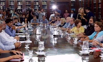 Imagen de la nota: Rechazan propuesta oficial para apartar a los maestros sin título