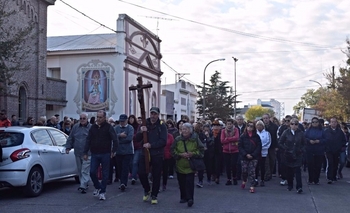 Imagen de la nota: Fieles peregrinaron hasta la Virgen de la Loma