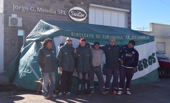 Imagen de la nota: Protesta de Camioneros en distribuidora de Sancor