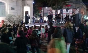 Imagen de la nota: Bailarines por la Ley Nacional de Danza