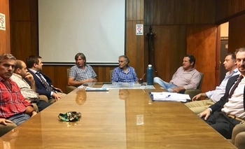 La Sociedad Rural se reunió con el Fiscal General de Azul Imagen de la nota: La Sociedad Rural se reunió con el Fiscal General de Azul