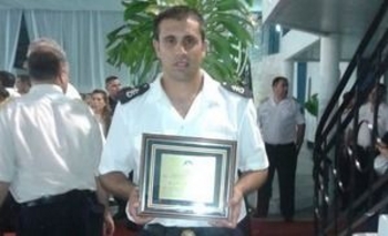 Imagen de la nota: Le hizo RCP a un compañero y le salvó la vida