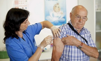 Imagen de la nota: Comienza la vacunación de PAMI en la farmacia del CECO