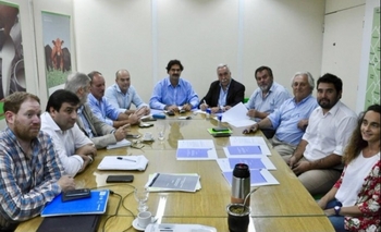Olavarría participa de proyecto provincial de control biológico de tucuras Imagen de la nota: Olavarría participa de proyecto provincial de control biológico de tucuras