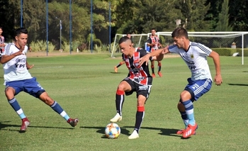 Imagen de la nota: Argentina piensa en Polonia y De la Vega fue titular en un amistoso