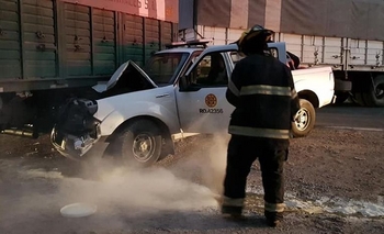 Imagen de la nota: Personal de Vialidad protagonizó un fuerte accidente en Ruta 205