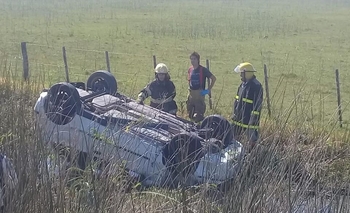 Imagen de la nota: Despiste y vuelco en un camino rural de Cacharí